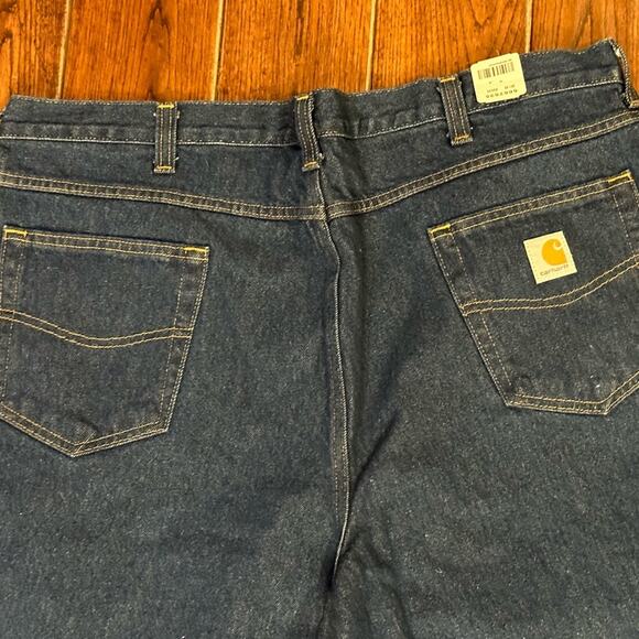 Carhartt Relaxed Fit Cotton Denim Jeans in a 42 x 30 - Picture 3 of 6